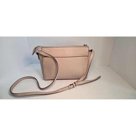DKNY Baby Pink Faux Leather Crossbody w/Gold Accents Adjst Strap Great Condition - Picture 4 of 13